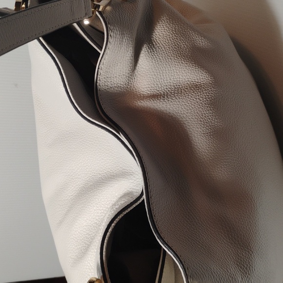 Michael Kors Raven Large Leather Shoulder Bag Creme NWOT - Picture 7 of 13